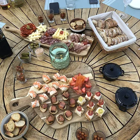 Labastilac Plume Panzió 3*